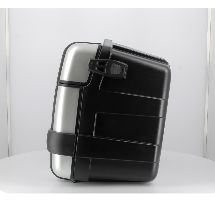 gitrk46n-hd-0020.jpg| VALIGIA GIVI TRK46N TREKKER CON ALLUMINIO 46LT.