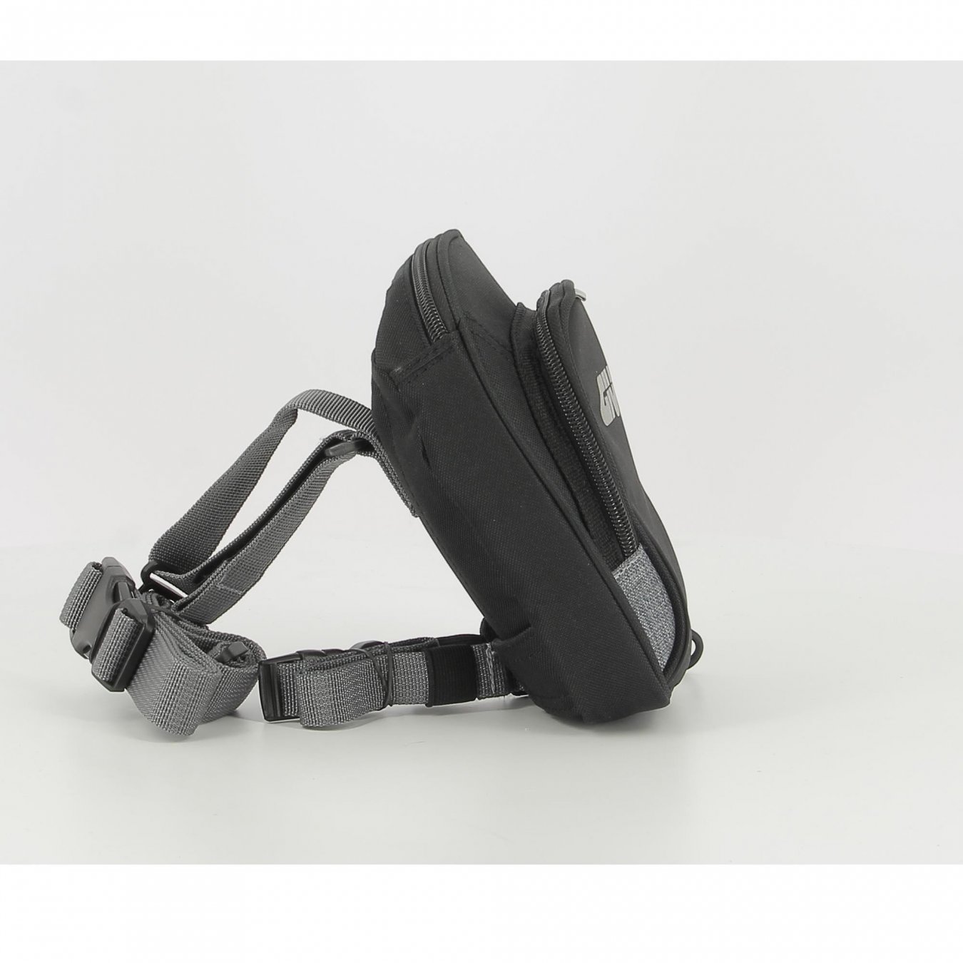 BORSELLO MARSUPIO ZAINO DA GAMBA PER MOTO E SCOOTER EA 109 B GIVI
