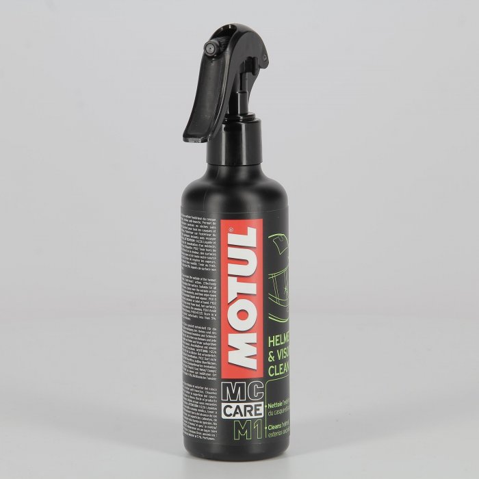 mo102992-hd-0004.jpg| PULISCI VISIERA MOTUL HELMETVISOR CLEAN 250ml