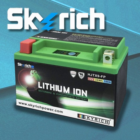 Skyrich Powersport Batteries : les batteries en haut, dès motorstock!