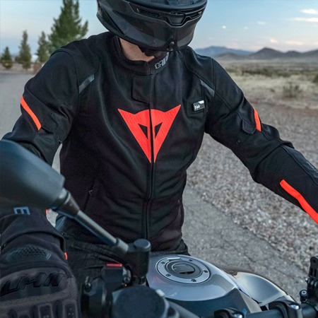 Dainese Smart Jacket LS: la sicurezza non è mai abbastanza