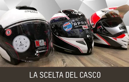 Casques de moto à Rome et ses environs